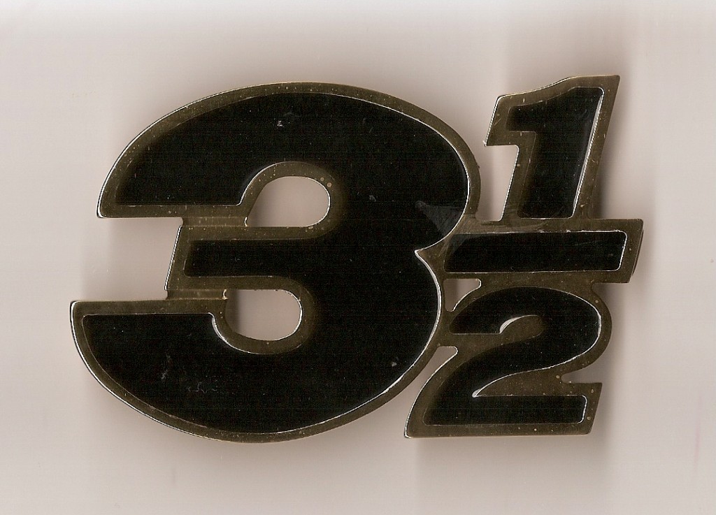 MR 45 ADESIV0 MORINI '' 3 ˝ ''in metallo cromato a rilievo colore nero(la coppia) MR 45 ADESIV0 MORINI '' 3 ˝ ''in metallo cromato a rilievo colore nero(la coppia)