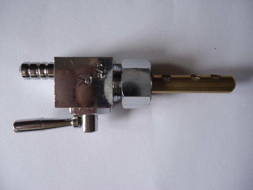 Rubinetto benzina per GUZZI V7, Q.20, 16x1, codulo dritto, sinistro con riserva Rubinetto benzina per GUZZI V7, Q.20, 16x1, codulo dritto, sinistro con riserva