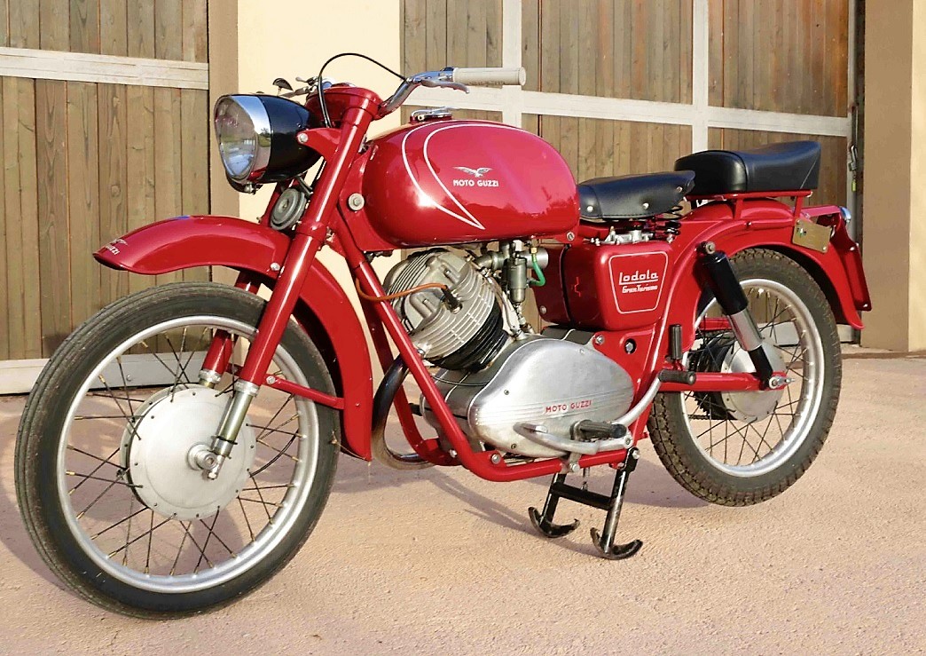 RIVESTIMENTO SELLA MOTO GUZZI LODOLA MONOSELLA RIVESTIMENTO SELLA MOTO GUZZI LODOLA MONOSELLA